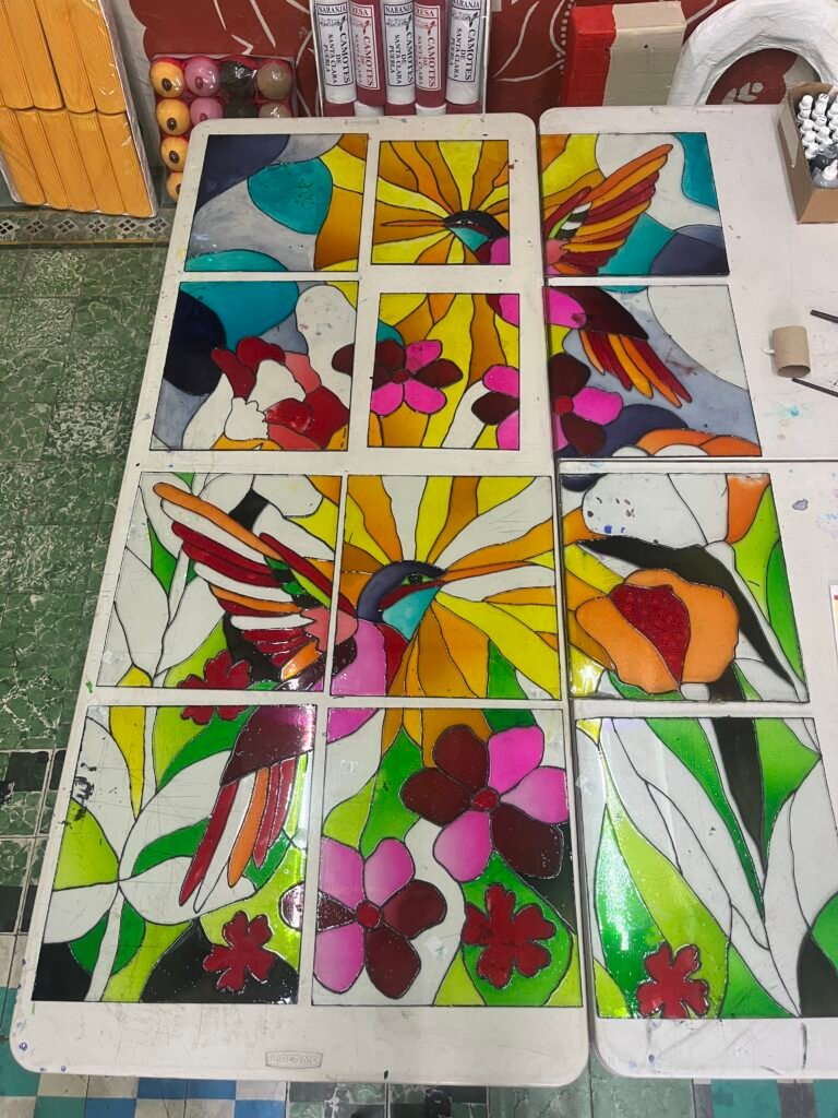 Kolibri auf glas bemalt