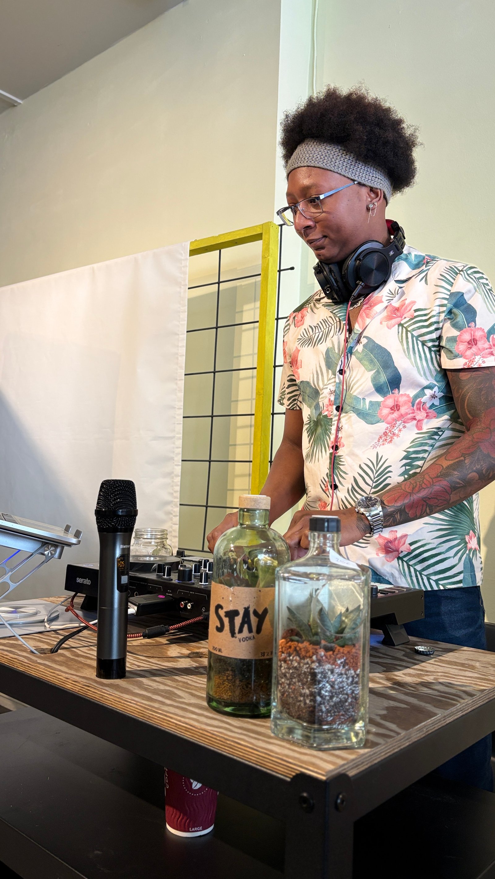 DJ Kenny am Mixer beim Inti Fest Coburg — Salsa, Cumbia, Reggaeton